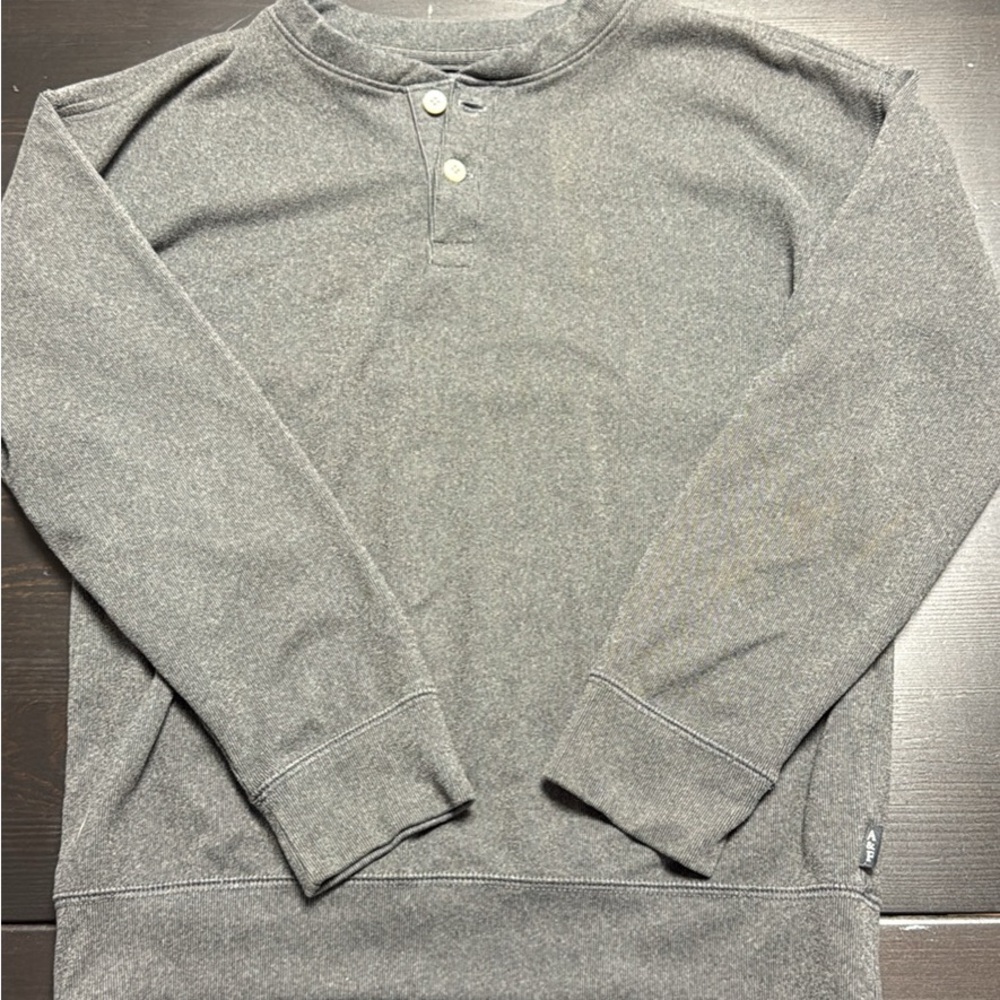 Classic Crew Henley Sweater in Heather Gray